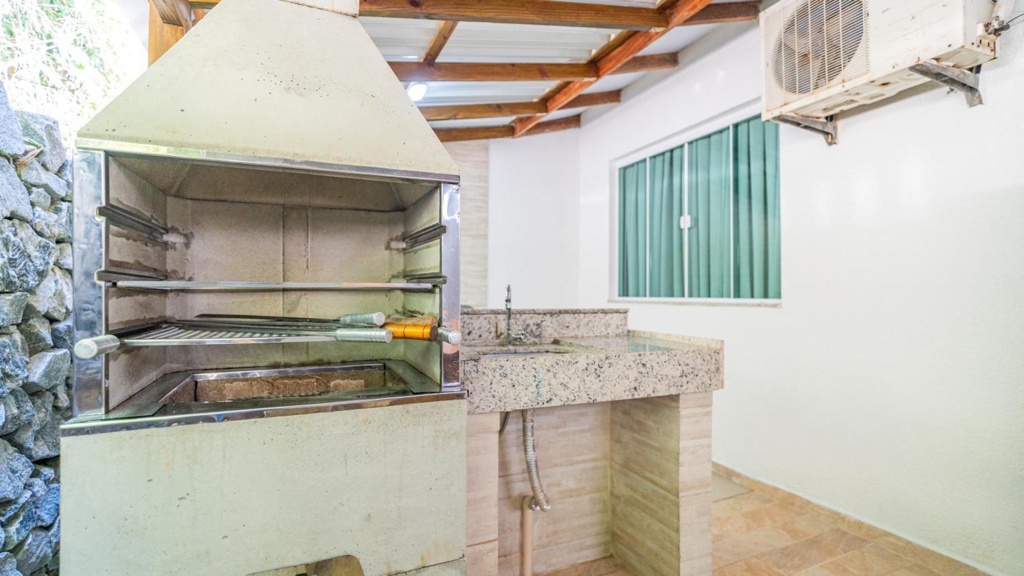 Vila Residencial Com Piscina Possui Jacuzzi Aquecida Com Hidromassagem Bombinhas Exteriér fotografie