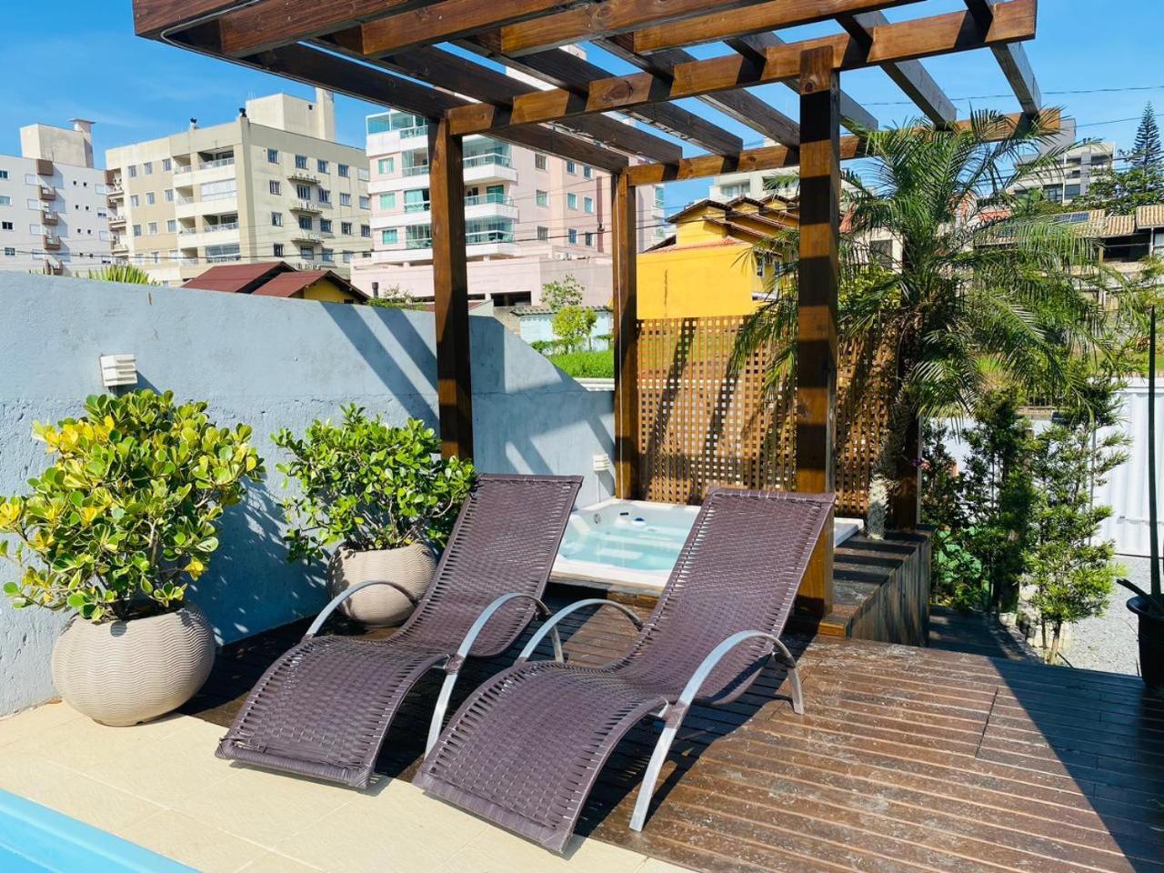 Vila Residencial Com Piscina Possui Jacuzzi Aquecida Com Hidromassagem Bombinhas Exteriér fotografie