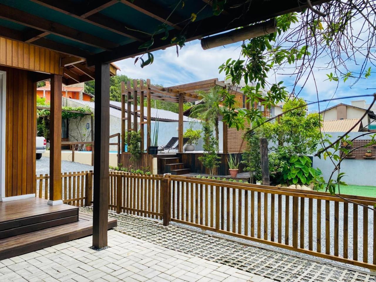 Vila Residencial Com Piscina Possui Jacuzzi Aquecida Com Hidromassagem Bombinhas Exteriér fotografie