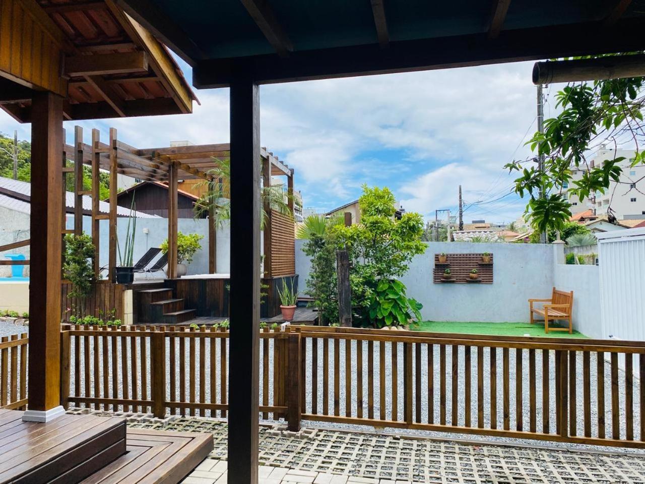 Vila Residencial Com Piscina Possui Jacuzzi Aquecida Com Hidromassagem Bombinhas Exteriér fotografie