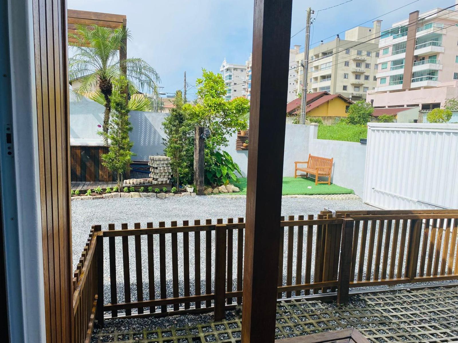 Vila Residencial Com Piscina Possui Jacuzzi Aquecida Com Hidromassagem Bombinhas Exteriér fotografie