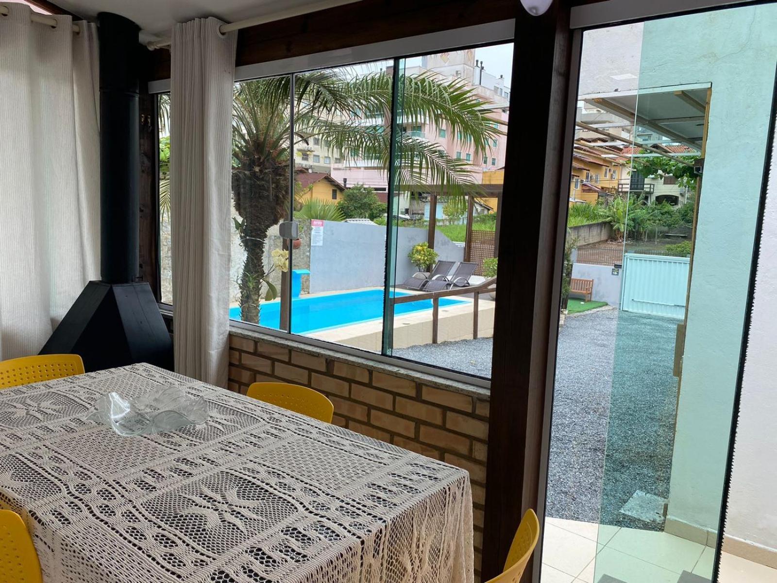 Vila Residencial Com Piscina Possui Jacuzzi Aquecida Com Hidromassagem Bombinhas Exteriér fotografie