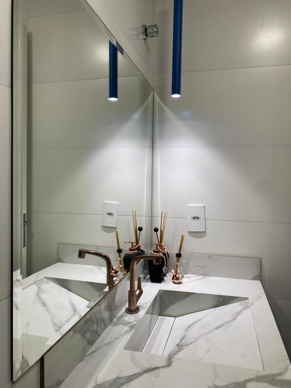 Vila Residencial Com Piscina Possui Jacuzzi Aquecida Com Hidromassagem Bombinhas Exteriér fotografie