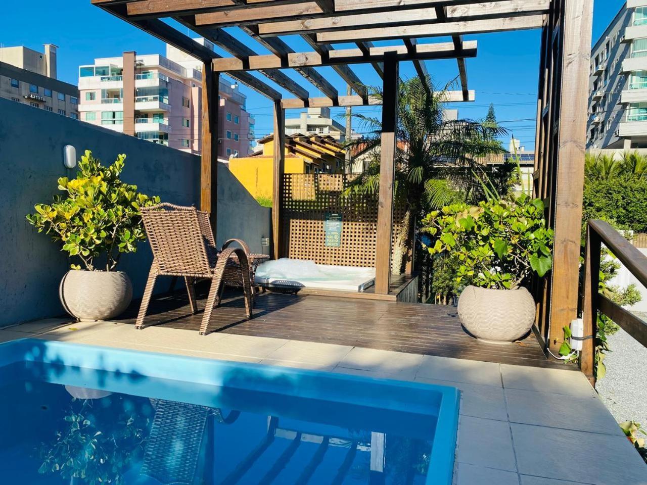 Vila Residencial Com Piscina Possui Jacuzzi Aquecida Com Hidromassagem Bombinhas Exteriér fotografie