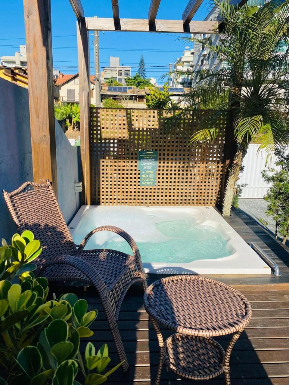 Vila Residencial Com Piscina Possui Jacuzzi Aquecida Com Hidromassagem Bombinhas Exteriér fotografie